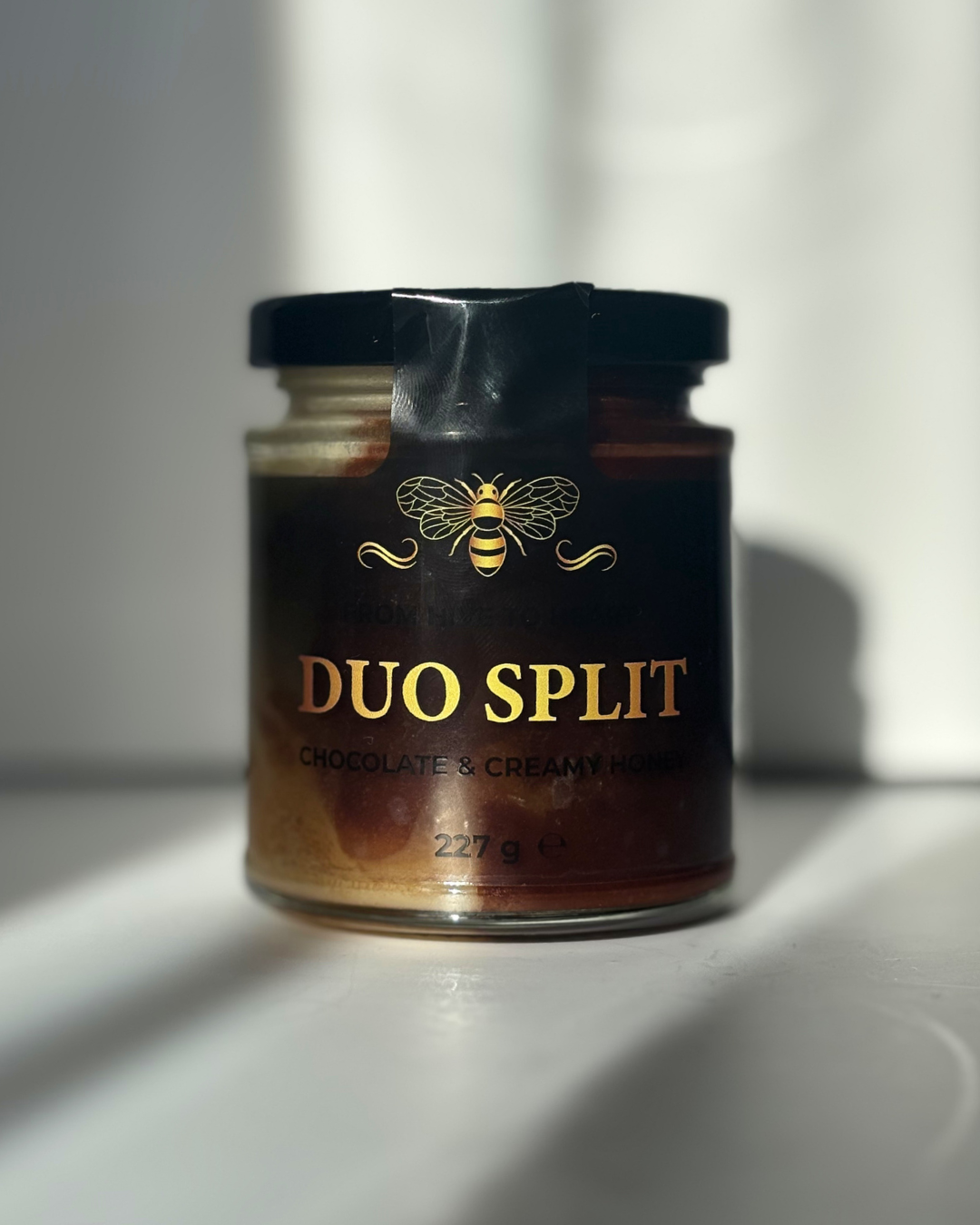 An image of our Duo Split Chocolate & Creamy Honey Spread